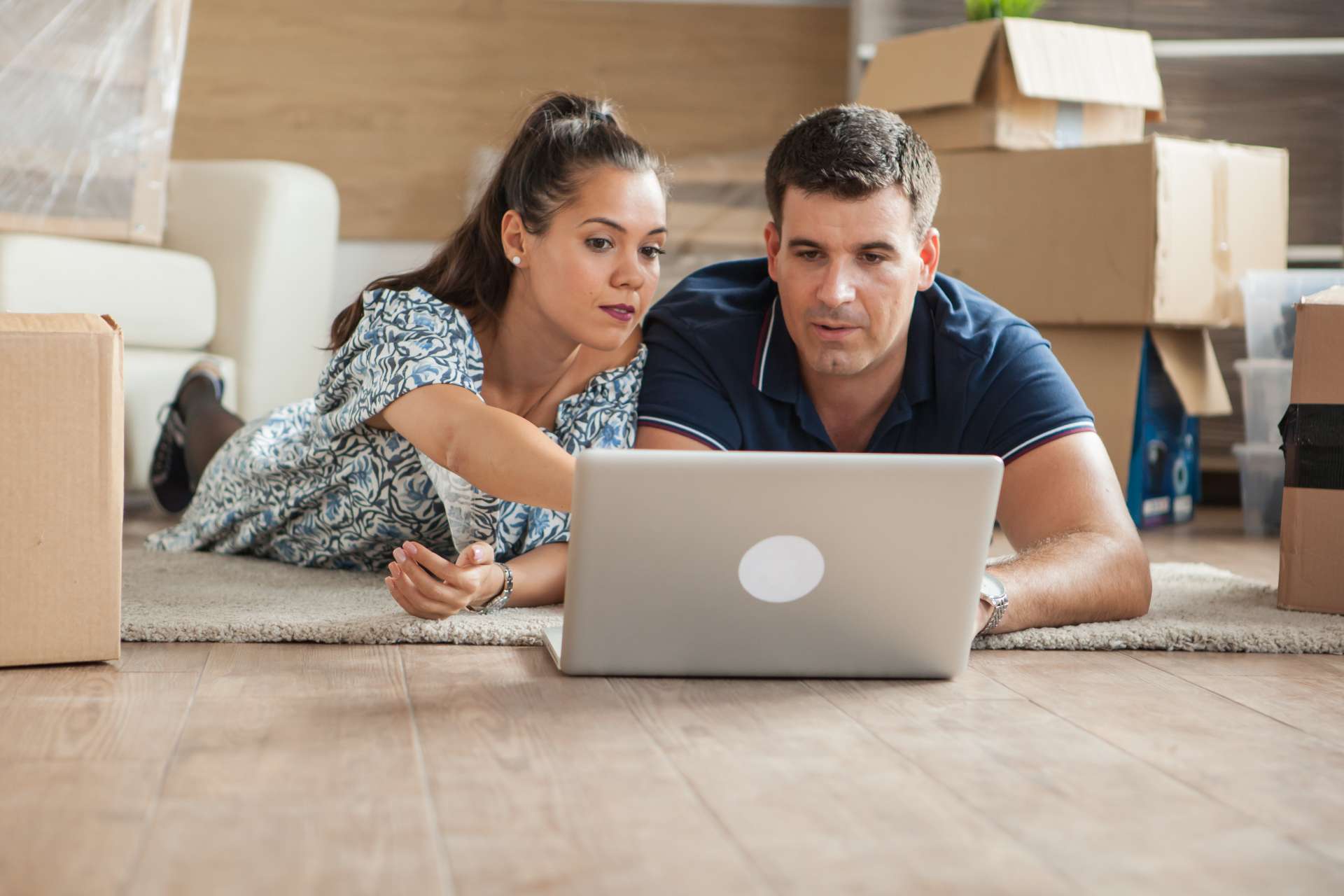 young homeowners search online for hvac contractors