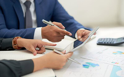 Digital Marketing for Financial Advisors: How to Attract Clients at the Right Moment